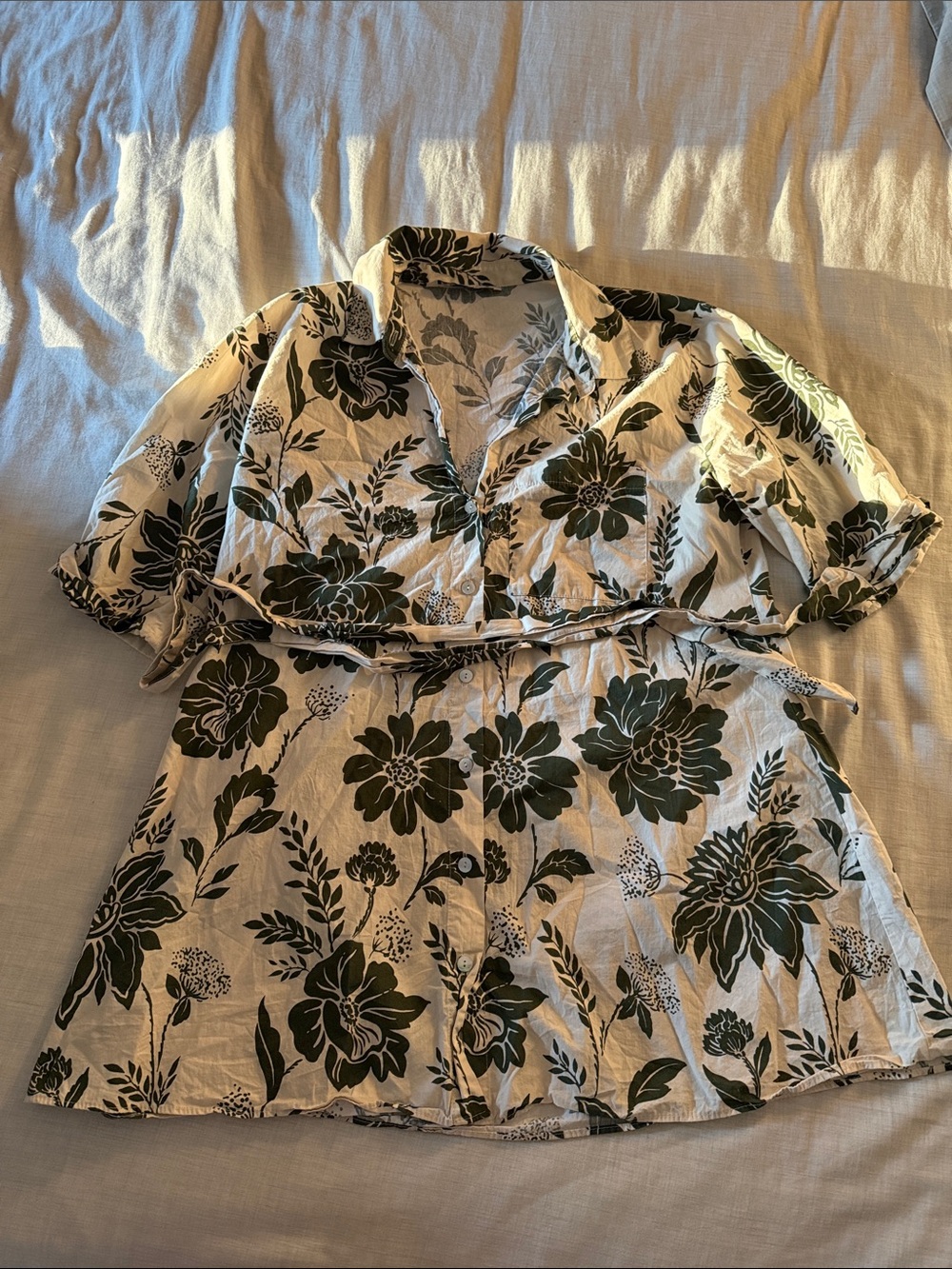 Zara Cream Button-Front Floral Crop Top with Olive Print
